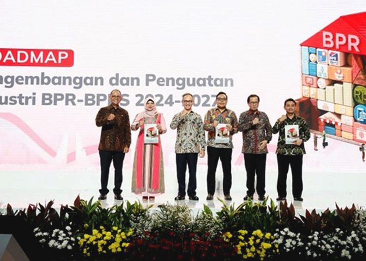 Peluncuran Roadmap pengembangan dan pengautan industri BPR dan BPRS 2024-2027 di Jakarta, Senin.(ist)