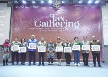 DJP Kalbar Beri Penghargaan ke WP Pembayar Pajak Terbesar