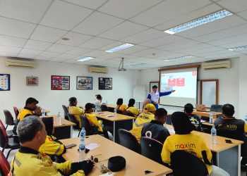  Edukasi Safety Riding Asmo Kalbar untuk Driver Maxim