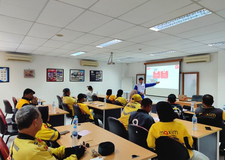 Astra Motor Kalimantan Barat menggelar #Cari_aman bagi driver Maxim.(ist)