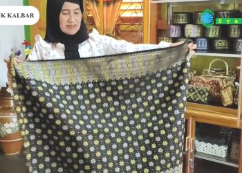 Menenun Usaha, Melestarikan Budaya Bersama Bank Kalbar Syariah