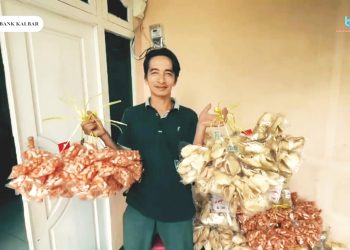 Usaha Kerupuk Triyono Semakin Garing Setelah Dibantu Bank Kalbar