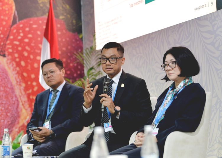 Direktur Utama PLN, Darmawan Prasodjo, menegaskan komitmen PLN untuk mendukung target Pemerintah Indonesia dalam mencapai pertumbuhan ekonomi 8 persen melalui swasembada energi yang berkelanjutan. (ist)