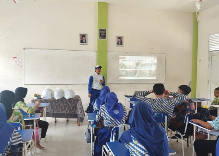 Edukasi safety riding di SMAN 11 Pontianak.(ist)