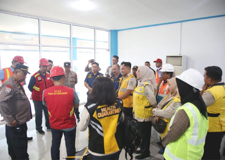 Simulasi Penanggulangan Keadaan Darurat (PKD) dalam upaya meningkatkan harmonisasi dan pelayanan jasa pelabuhan menjelang Natal 2024 dan Tahun Baru 2025 (Nataru) di  PT Pelabuhan Indonesia (Persero) Regional 2 Pontianak. (ist)