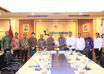 Kemenkop Serahkan Daftar Koperasi Sektor Jasa Keuangan ke OJK