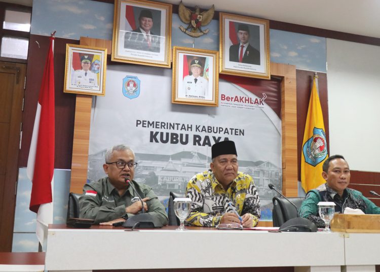 Rudy M Harahap Kepala Perwakilan BPKP Provinsi Kalimantan Barat (kiri). (ist)