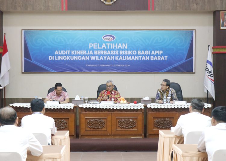 Kepala Perwakilan BPKP Provinsi Kalimantan Barat Rudy M. Harahap dalam penutupan Pelatihan Audit Kinerja Berbasis Risiko bagi APIP di Wilayah Provinsi Kalimantan Barat, Jumat. (ist)