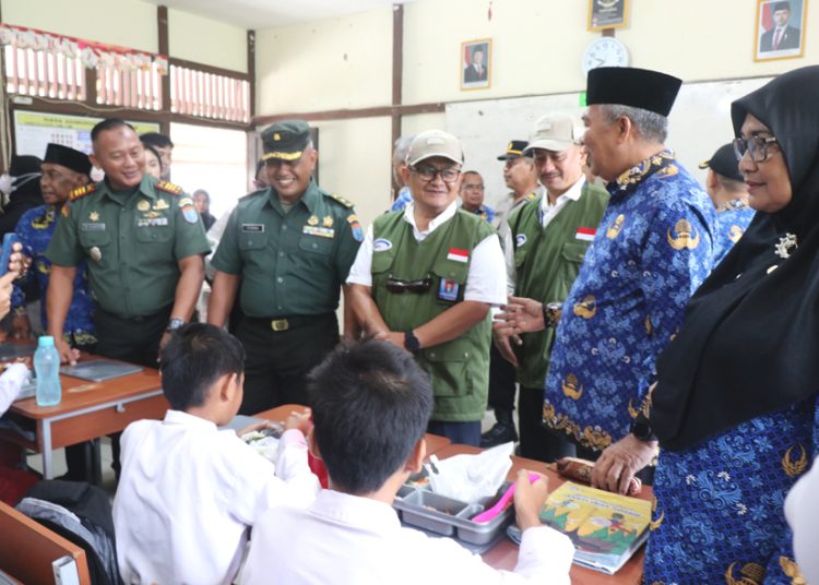 Kepala Perwakilan BPKP Provinsi Kalimantan Barat Rudy M. Harahap saat launching MBG. (ist)