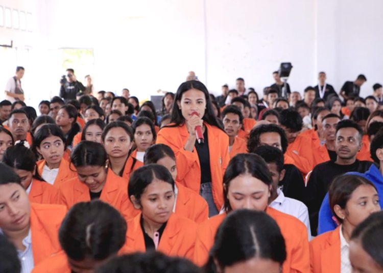 Indosat bersama BPPTIK Komdigi kembali memperluas program Generasi Terkoneksi (GenSi) di wilayah Indonesia Timur. Pada program kali ini, Indosat mengangkat tema Saatnya GenSi Beraksi digelar di Universitas Nusa Nipa (UNIPA) Maumere, Nusa Tenggara Timur (NTT), Selasa. (ist)