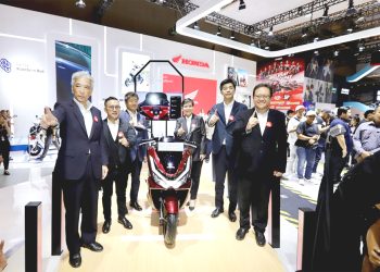 Kecanggihan Honda PCX 160 RoadSync dan Motor Listrik Futuristik di IIMS