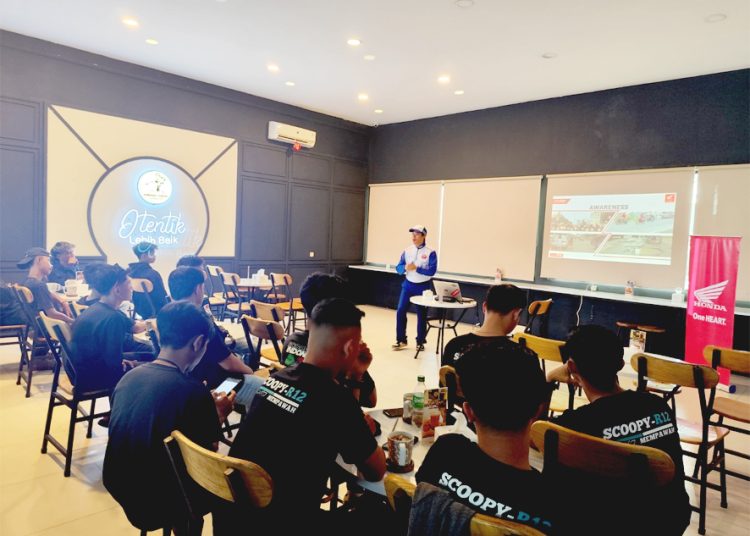 Asmo Kalbar mengadakan program edukasi safety riding di Mempawah. (ist)