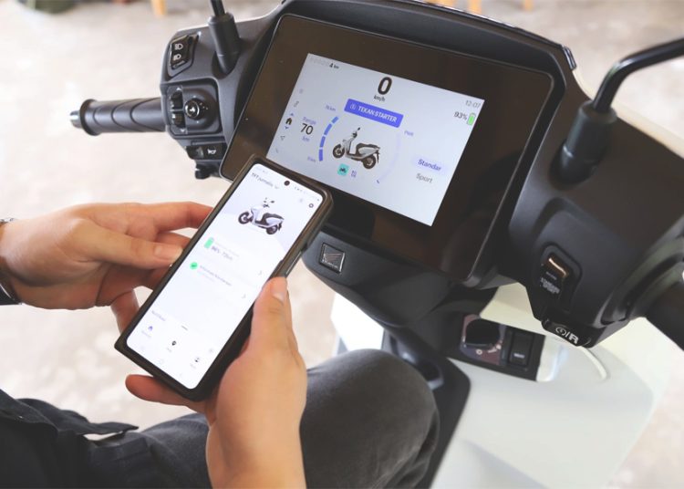 Fitur konektivitas canggih pada sepeda motor listrik Honda CUV e: RoadSync Duo membuat pengendara tetap update.(ist)