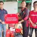 Telkomsel Salurkan Bantuan Banjir Warga Terdampak di Kalbar