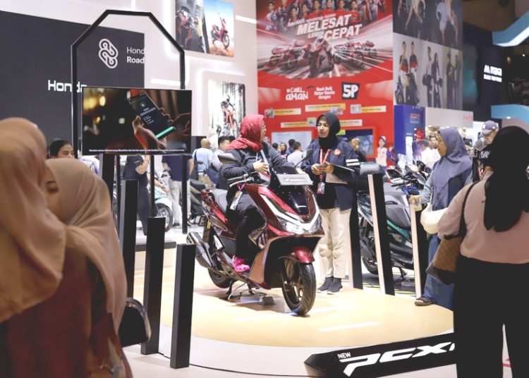 New Honda PCX160 yang tampil di booth PT Astra Honda Motor (AHM) berhasil memikat ratusan pengunjung gelaran Indonesia International Motor Show (IIMS) 2025 di JIExpo, Kemayoran, Jakarta Pusat. (ist)