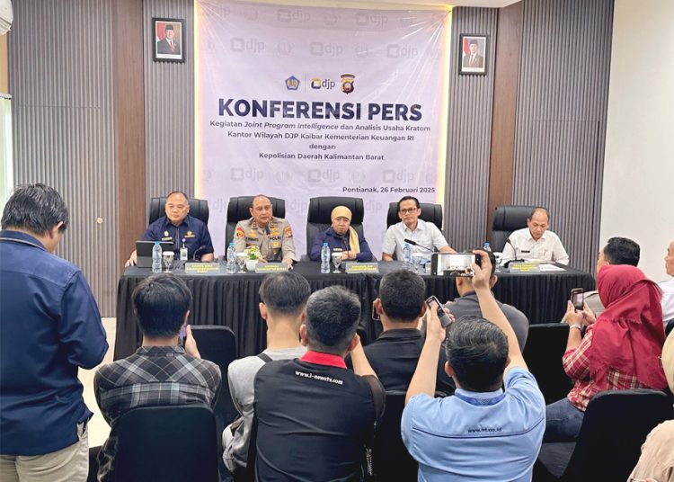 Jumpa pers DJP Kalbar terkait peningkatan penerimaan negara melalui kratom. (ist)