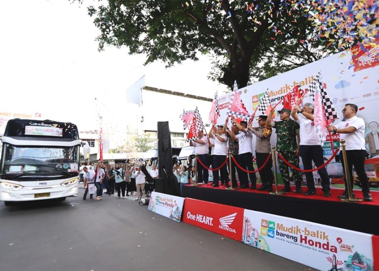 Momen pelepasan peserta Mudik-Balik Bareng Honda (MBBH) 2025. Dengan semangat kebersamaan, ribuan pemudik siap berangkat menuju kampung halaman dengan aman dan nyaman.(ist)