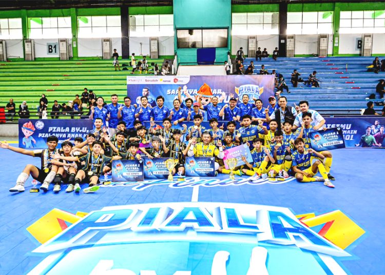 Turnamen futsal tingkat SMP dan SMA terbesar oleh by.U melibatkan lebih dari 1.080 sekolah di 107 kota/kabupaten, dan memilih 50 pemain futsal terbaik untuk berlatih bersama tim profesional.(ist)