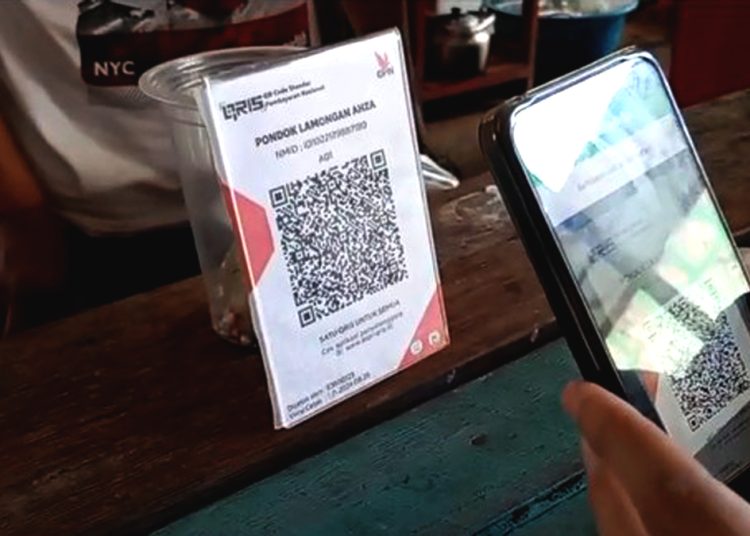 Transaksi QRIS semakin populer dan disukai masyarakat.