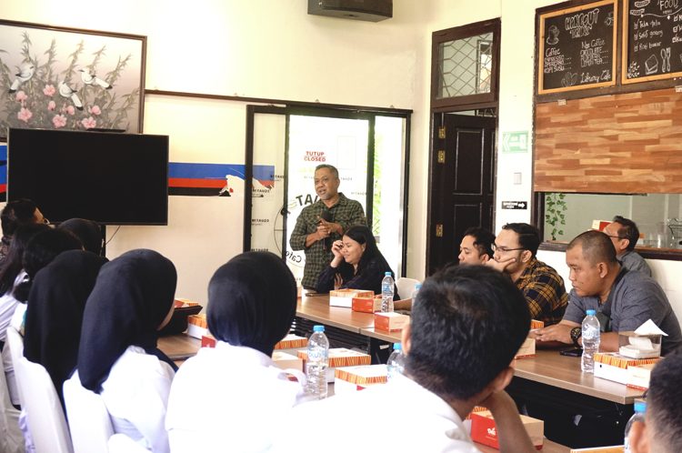 Koordinator Pengawasan Bidang Instansi Pemerintah Pusat Mujiyanto pada acara Coffee Talk and Sharing Session bersama Satuan Pelayanan Pemenuhan Gizi (SPPG) se-Kalimantan Barat, Sabtu. (ist)