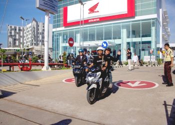 Asmo Kalbar Gelar Vario Edu Ride #Cari_aman di jalan