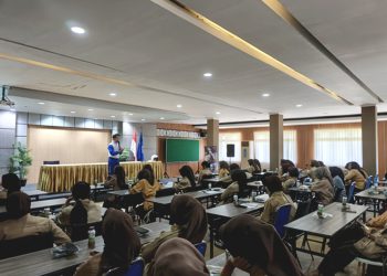 Safety Riding #Cari_aman Edukasi Siswa SMKN 5 Pontianak