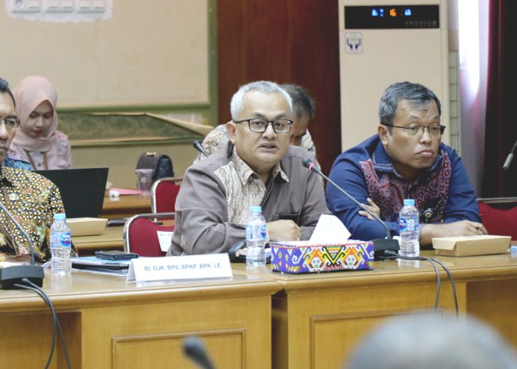 Kepala Perwakilan BPKP Provinsi Kalimantan Barat, Rudy M. Harahap, ketika mengikuti Rapat Koordinasi Peningkatan Kebermanfaatan atas Output Regional Chief Economist (RCE) Regional Kalimantan Barat di Ruang Tengkawang, Kantor Gubernur Kalimantan Barat, Jumat. (ist)