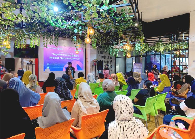 Lebih dari 50 pelaku UMKM dari berbagai sektor mengikuti rangkaian workshop bertema NgeBranding Bisnis Modal Ngonten  di VidoHouse Pontianak. Peserta mendapatkan pelatihan mengenai teori branding dan storytelling untuk mendukung ekosistem UMKM digital yang saling mendukung dan terhubung. (ist)