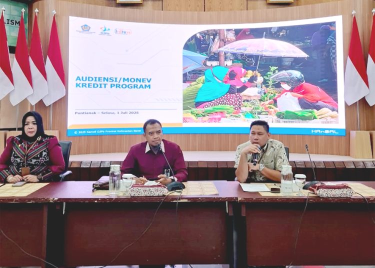 Kegiatan Monitoring dan Evaluasi (Monev) program Kredit Usaha Rakyat (KUR) yang digelar Bank Kalbar bersama DJPb Kalbar, Selasa. (ist)