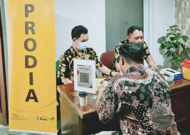 Bank Kalbar hadirkan layanan pemeriksaan kesehatan gratis khusus bagi pensiunan ASN tanpa biaya dan disediakan kopi hangat. (ist)