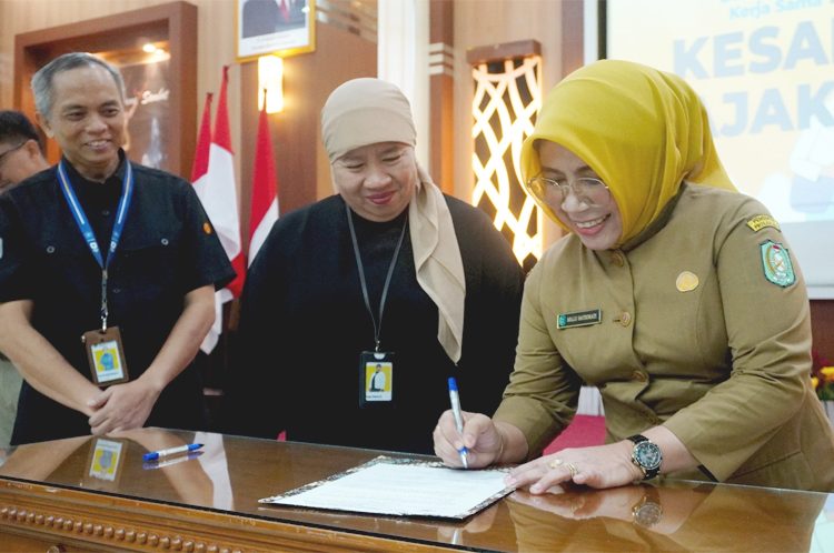 Penandatanganan berita acara kerja sama Inklusi Kesadaran Pajak tingkat SMA/MA sederajat di Kota Pontianak. (ist)