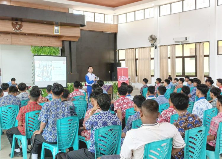 Kegiatan Seminar Safety Riding Asmo Kalbar di SMKN 1 Sintang, Kalbar. (ist)