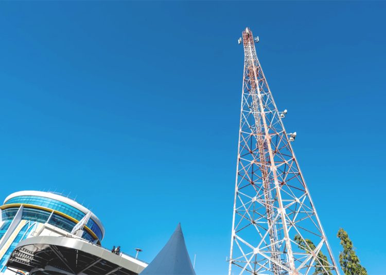 Di tengah situasi pasar yang menantang, Indosat berhasil mempertahankan kinerja secara tangguh, seraya melanjutkan perluasan infrastruktur jaringan, mempercepat inovasi yang inklusif di seluruh Indonesia, dan melanjutkan perjalanan transformasi perusahaan menjadi AI-TechCo.(ist)