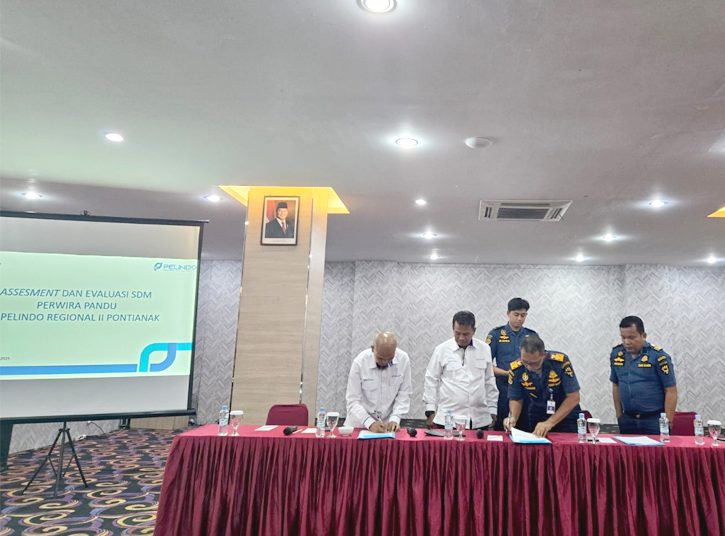 PT Pelabuhan Indonesia (Persero) Regional 2 Pontianak bersama Kantor Kesyahbandaran dan Otoritas Pelabuhan (KSOP) Kelas I Pontianak melaksanakan kegiatan Assessment dan Evaluasi SDM Perwira Pandu yang bertugas di wilayah perairan Pontianak dan Kijing, Selasa. (ist)