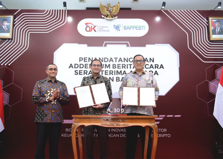 OJK dan Bappebti melakukan penandatanganan addendum Berita Acara Serah Terima (BAST) terkait peralihan tugas pengaturan dan pengawasan aset keuangan digital, termasuk aset kripto.(ist)