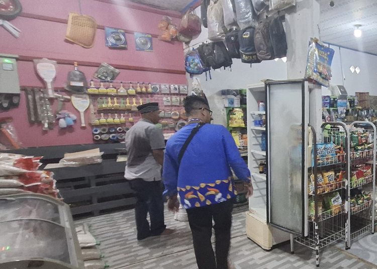 Toko Sembako Suwardoyo di Kabupaten Kayong Utara, Kalbar terbantu dengan memanfaatkan KUR Bank Kalbar hingga bisa berkembang. (vid)