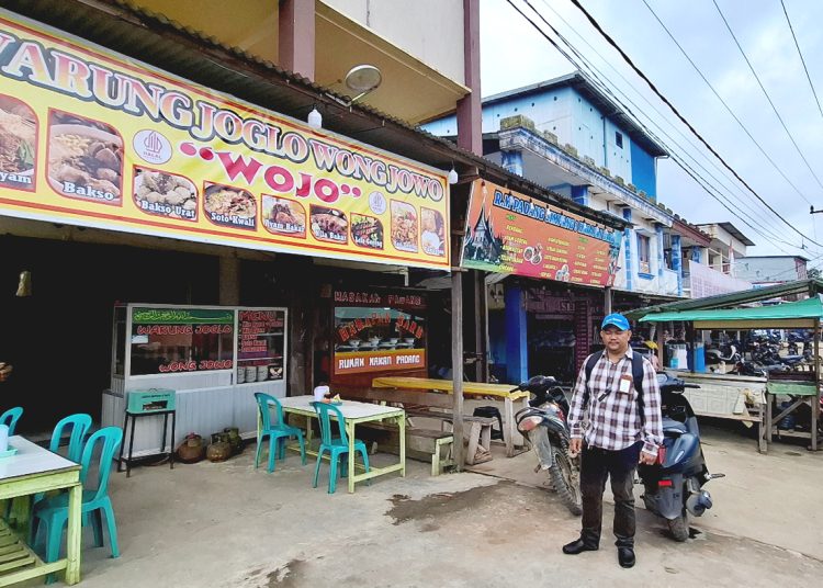 Rumahmakan Warung Joglo Wong Jowo milik Rekah sukses berkembang dengan memanfaatkan skema kredit KUR Bank Kalbar. (vid)