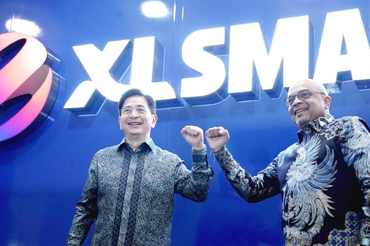 Presiden Komisaris PT XLSMART Telecom Sejahtera Tbk, Arsjad Rasjid (kiri) bersama Direktur&Chief Integration Officer PT XLSMART Telecom Sejahtera Tbk, Sanjay Kumar Gordhan A Vaghasia dalam acara RUPSLB di XLSMART Tower, Jakarta. Selasa. (ist)