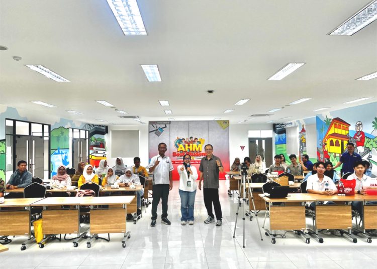 Astra Motor Kalimantan Barat kembali menggelar ajang tahunan AHM Best Student (AHMBS) Tingkat Regional 2025, sebuah kompetisi karya tulis ilmiah untuk pelajar SMA/SMK se-Kalimantan Barat. (ist)