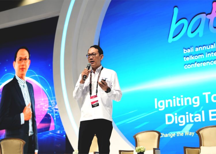 Direktur & Chief Enterprise Strategic Relation Officer XLSMART, Andrijanto Muljono menyampaikan paparan diskusi mengenai Harnessing AI to Drive Innovation and Value in Indonesia’s Digital dalam penyelenggaraan Bali Annual Telkom International Conference (BATIC) 2025 Edisi ke-10 yang digelar di Bali International Convention Center, The Westin Resort, Bali pada 26–29 Agustus 2025 lalu. (ist)