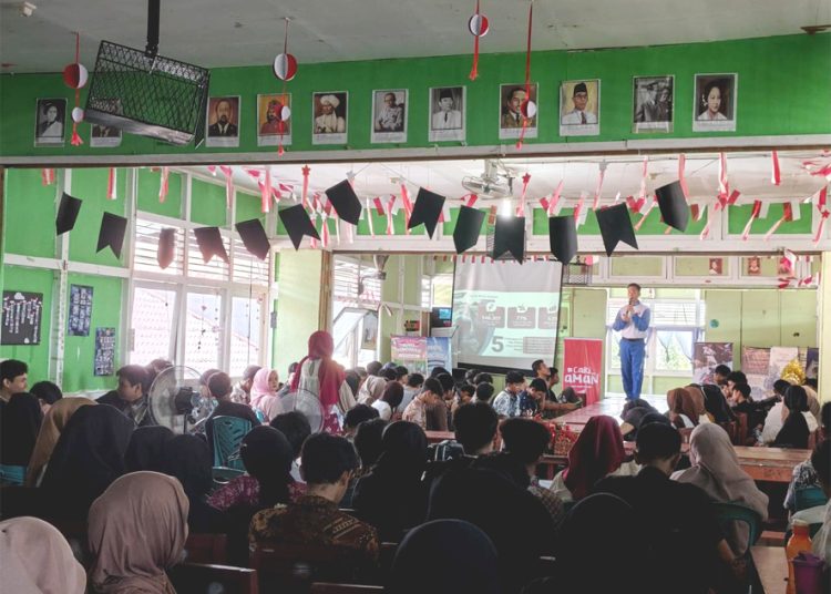 Astra Motor Kalimantan Barat kembali menggelar kegiatan edukasi Safety Riding di SMK Al-Madani Pontianak. (ist)