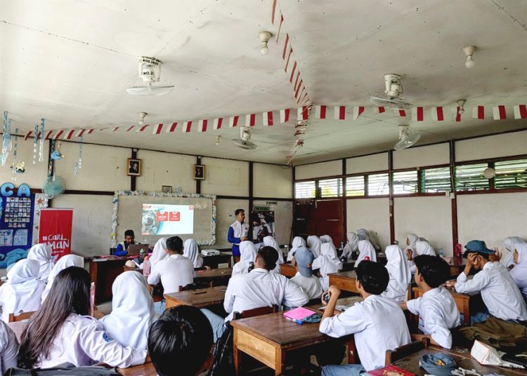 Edukasi Safety Riding digelar Asmo Kalbar di SMA Negeri 6 Pontianak. (ist)