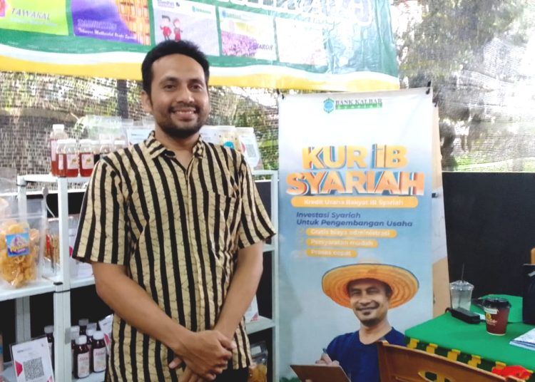 Dedi Marjani penggerak komunitas UMKM Kalbar dalam salah satu kegiatan festival food yang didukung Bank Kalbar. (mb)