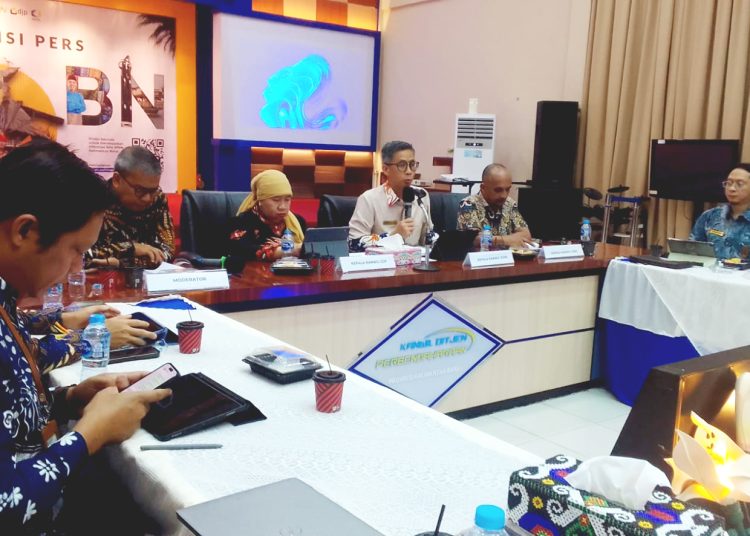 Rahmat Mulyono Kepala Kanwil DJPb Provinsi Kalimantan Barat dalam Konferensi Pers APBN KiTa edisi September di Pontianak, Kamis 2 Oktober 2025. (mb)