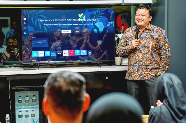 Indosat bersama Komdigi menggelar Live Biometric Demo untuk layanan prabayar dan proses registrasi (self-register) eSIM di Gerai IM3 Jakarta. Penerapan teknologi biometric ini merupakan bagian dari komitmen Indosat untuk memperkuat pengalaman digital yang semakin nyaman, aman, dan modern bagi seluruh pelanggan.(ist)