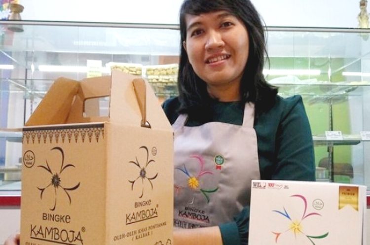 Meilisa Andriani owner Toko Bingke Kamboja Pontianak salah seorang mitra binaan Bank Kalbar. (ist)