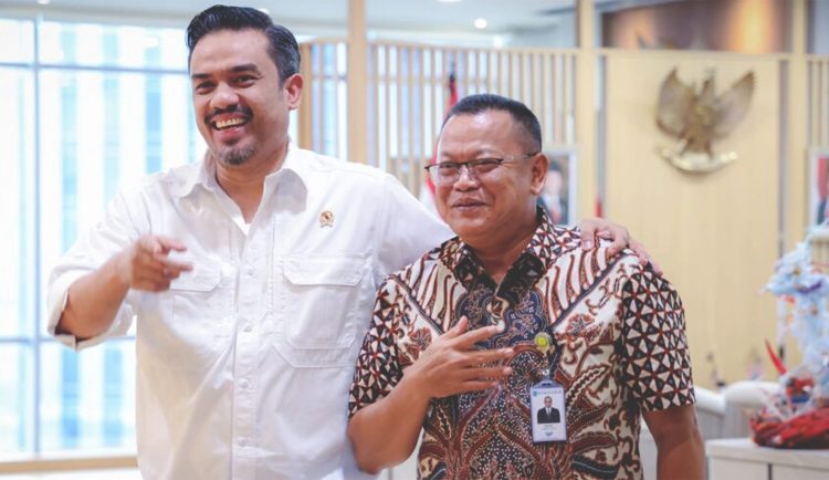 Menteri UMKM Maman Abdurrahman bersama Dirut Bank Kalbar Rokidi. (ist)