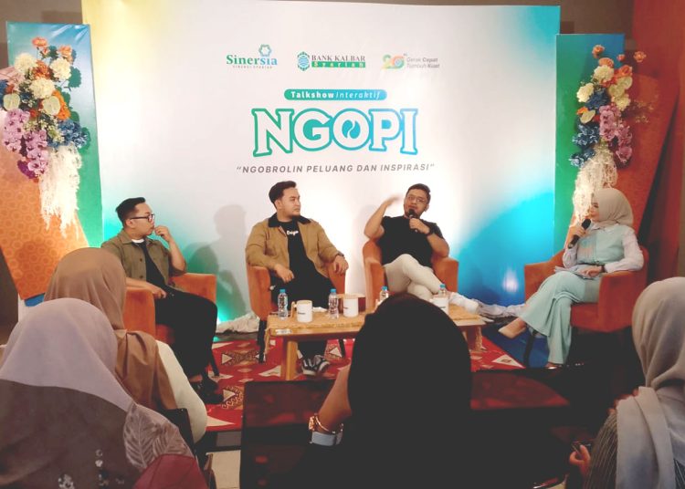 Talkshow interaktif bertajuk Ngobrolin Peluang dan Inspirasi (NGOPI) yang digelar Bank Kalbar Syariah menghadirkan tiga inspirator sukses, yakni CEO Xena Corp & Contenpreneur Randi Kusuma Admaja, Co Founder Qaraa.id Hajon Mahdy Mahmudin dan MC/Penyiar Radio/Presenter TV Galih Wahyudi.(mb)