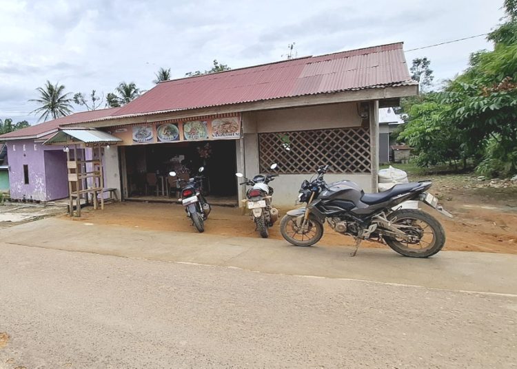 Rumah makan Eli Suryani yang terus berkembang dan menjadi pilihan warga setempat setelah menjadi mitra Bank Kalbar dan memanfaatkan fasilitas KUR. (dok)