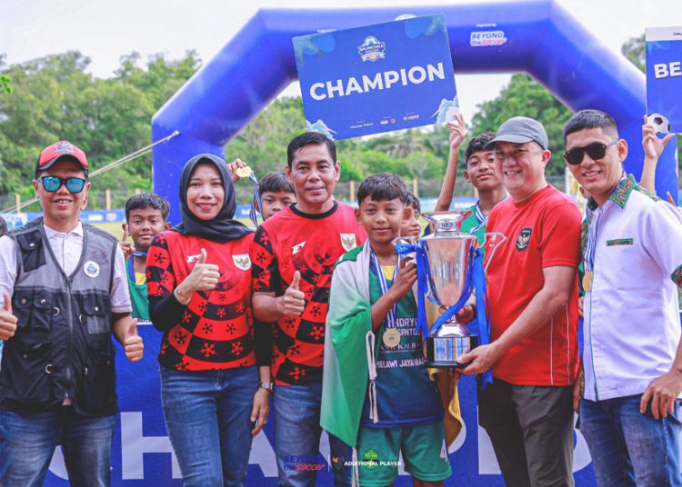 Turnamen sepak bola usia dini Saling Jaga Soccer Championship 2025 resmi berakhir pada 23 November 2025 di Stadion Universitas Tanjungpura (Untan), Pontianak.(ist)